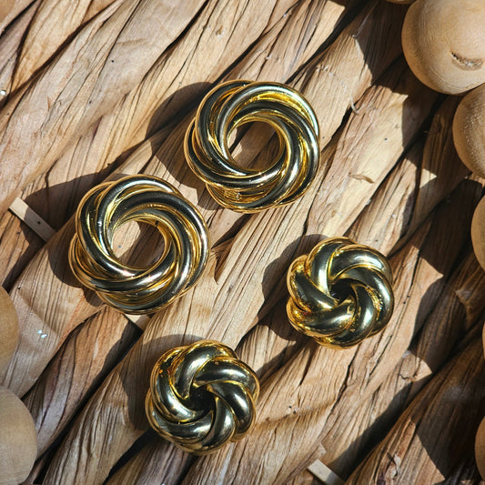 18K Gold Roud Earrings