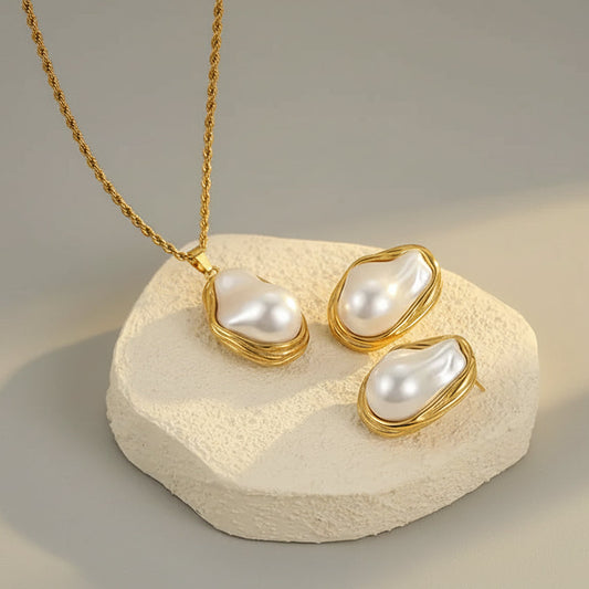 Elegant Retro Earrings Necklace